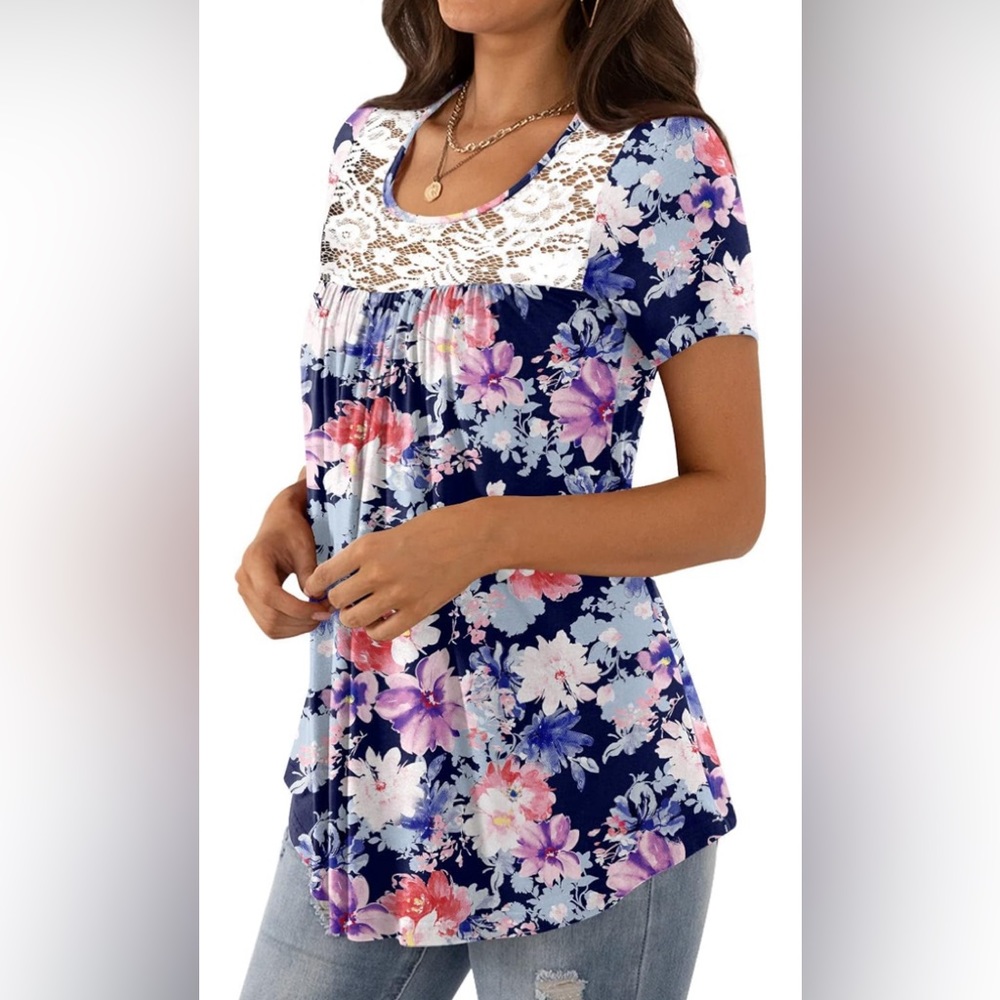 Women’s Floral Lace T-Shirt Size Medium NWT